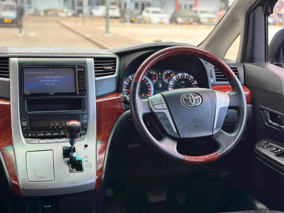 TOYOTA VELLFIRE thumbnail 7